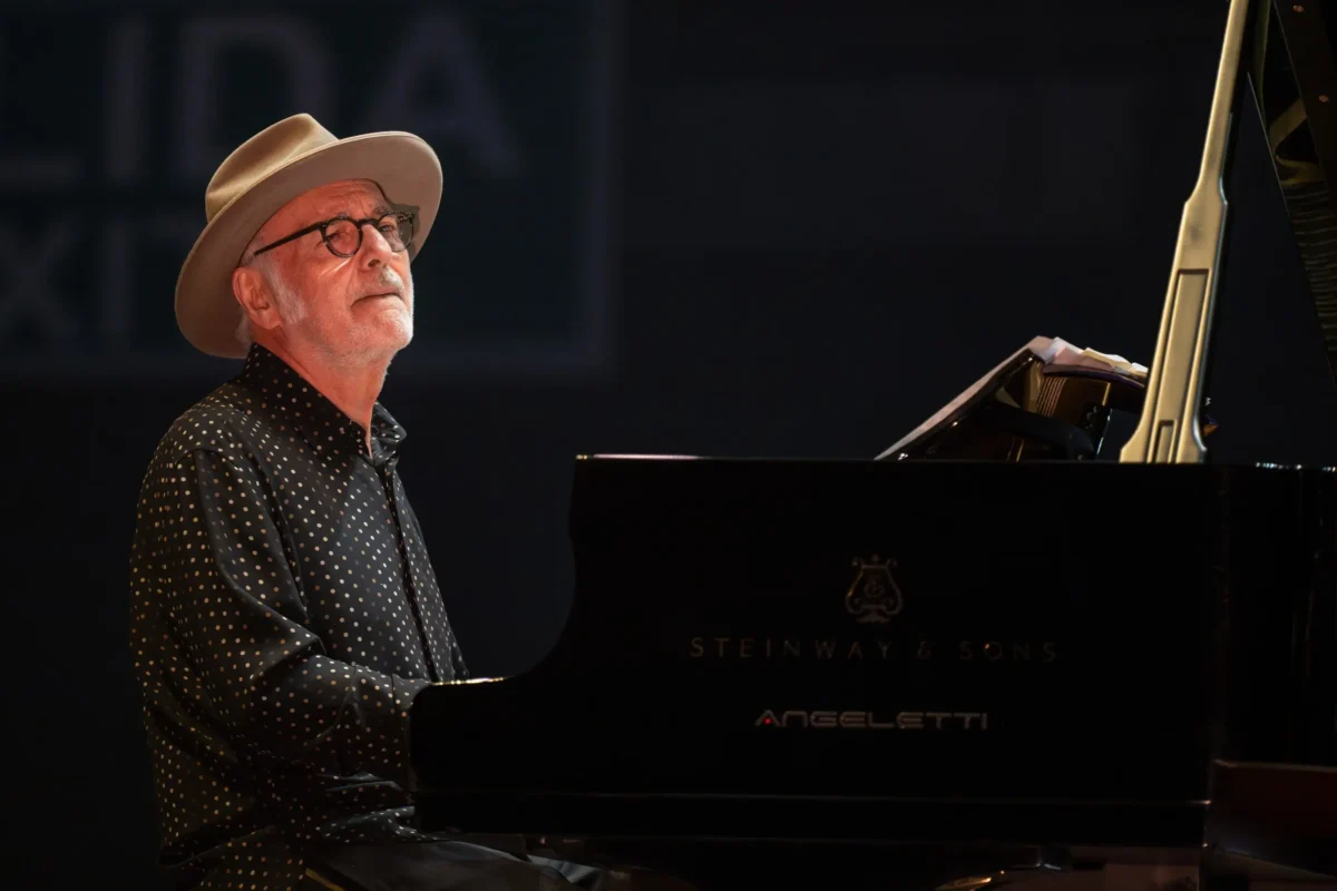 Slavný skladatel dal filmu duši. Zdroj: Shutterstock | TVGURU.cz Skladatel Ludovico Einaudi