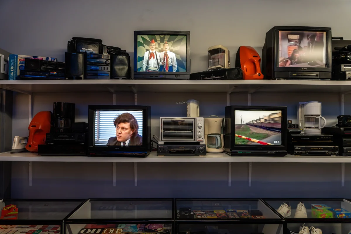 shutterstock_2668107383-2 | TVGURU.cz Vystavené staré televize