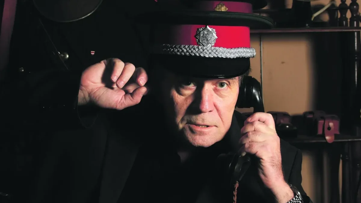 Jedlička Miloslav telefonuje.