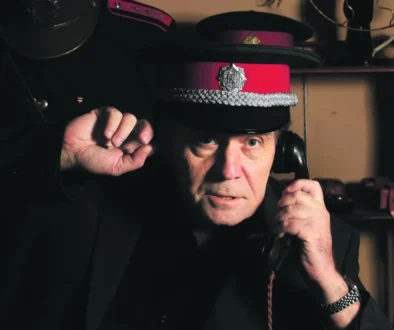 Jedlička Miloslav telefonuje.