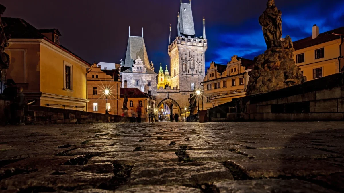 Noční Karlův most
