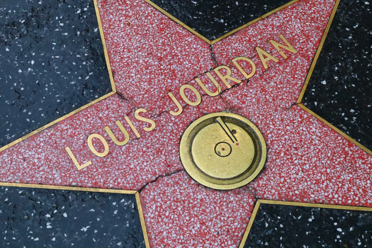Hvězda Louise Jourdana na chodníku slávy.