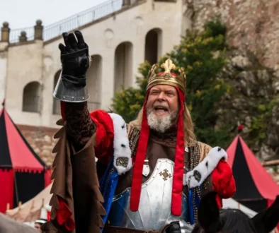 muž v historickém kostýmu