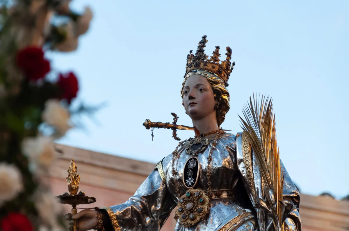 Socha svaté Lucy je spojena s jednou pranostikou. Zdroj: Shutterstock | TVGURU.cz Socha svaté Lucy
