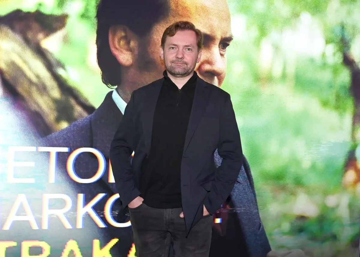 profimedia-1073894493 | TVGURU.cz Petr Lněnička pózuje na fotku.