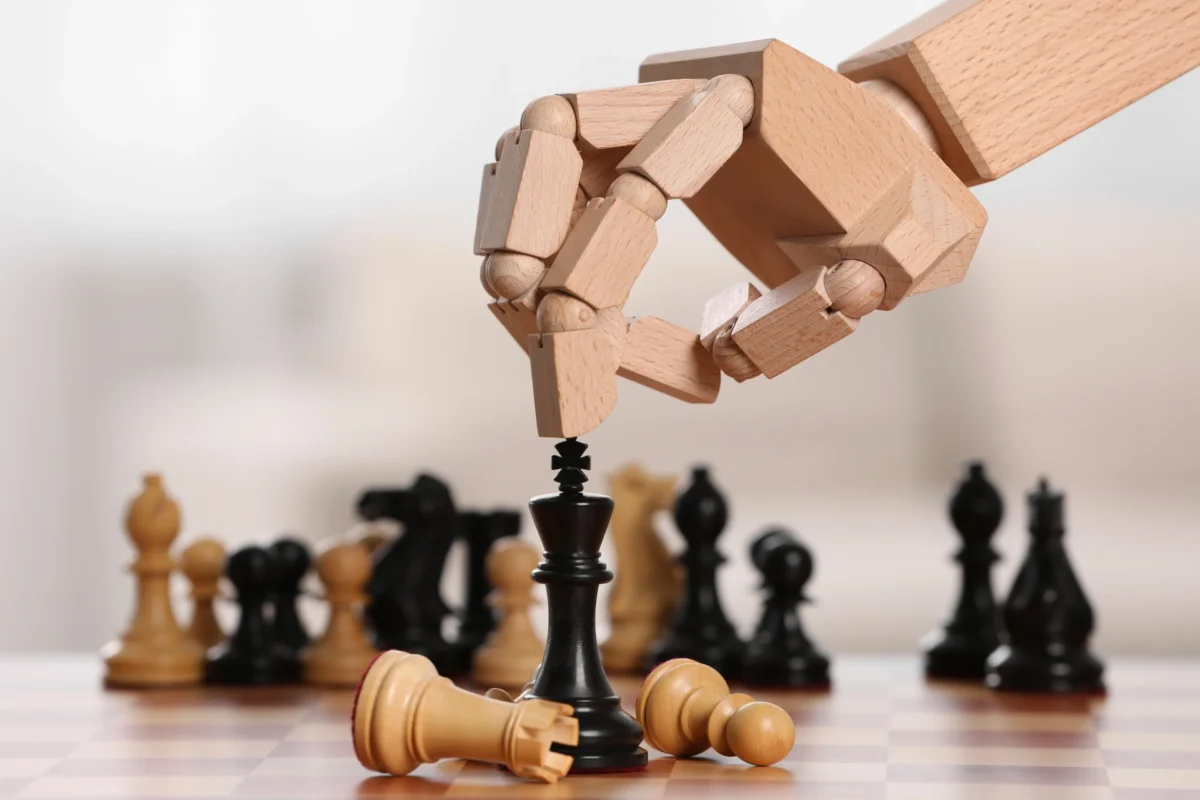 shutterstock_2350770249-2 | TVGURU.cz Robot hraje šachy.