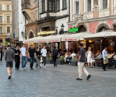 dav lidí na ulici