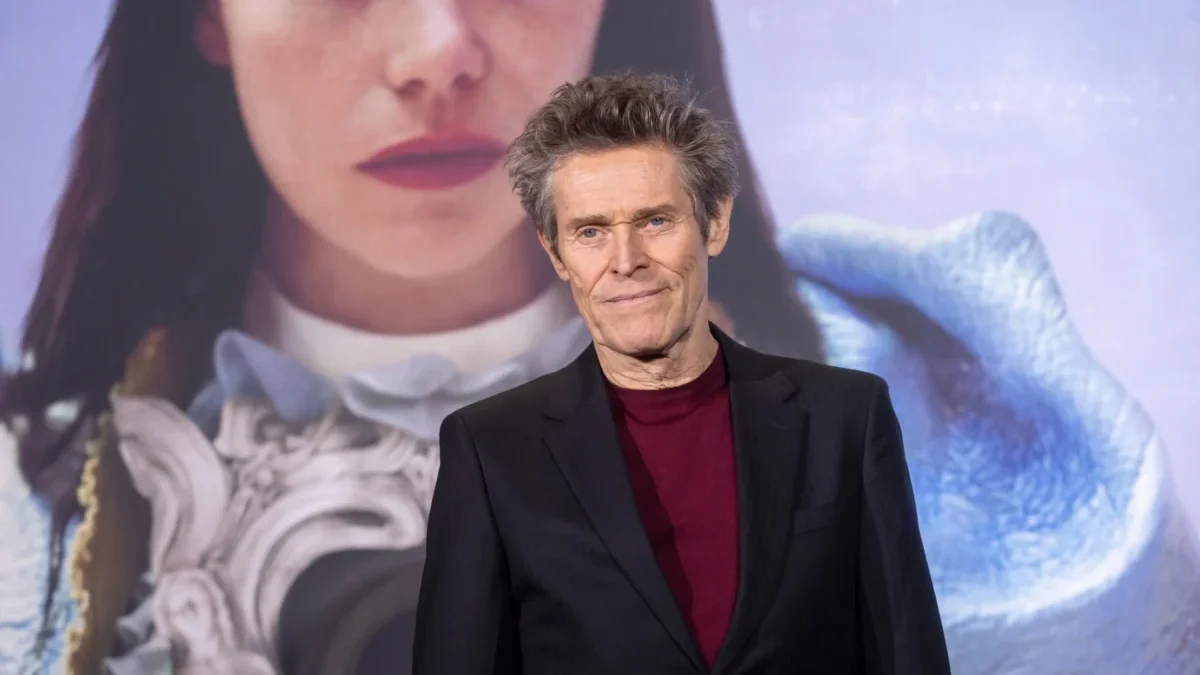 Willem Dafoe se culí.