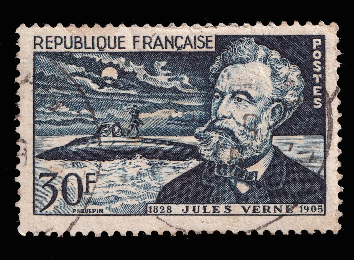 shutterstock_2294575137-2 | TVGURU.cz Známka, na které je Jules Verne.