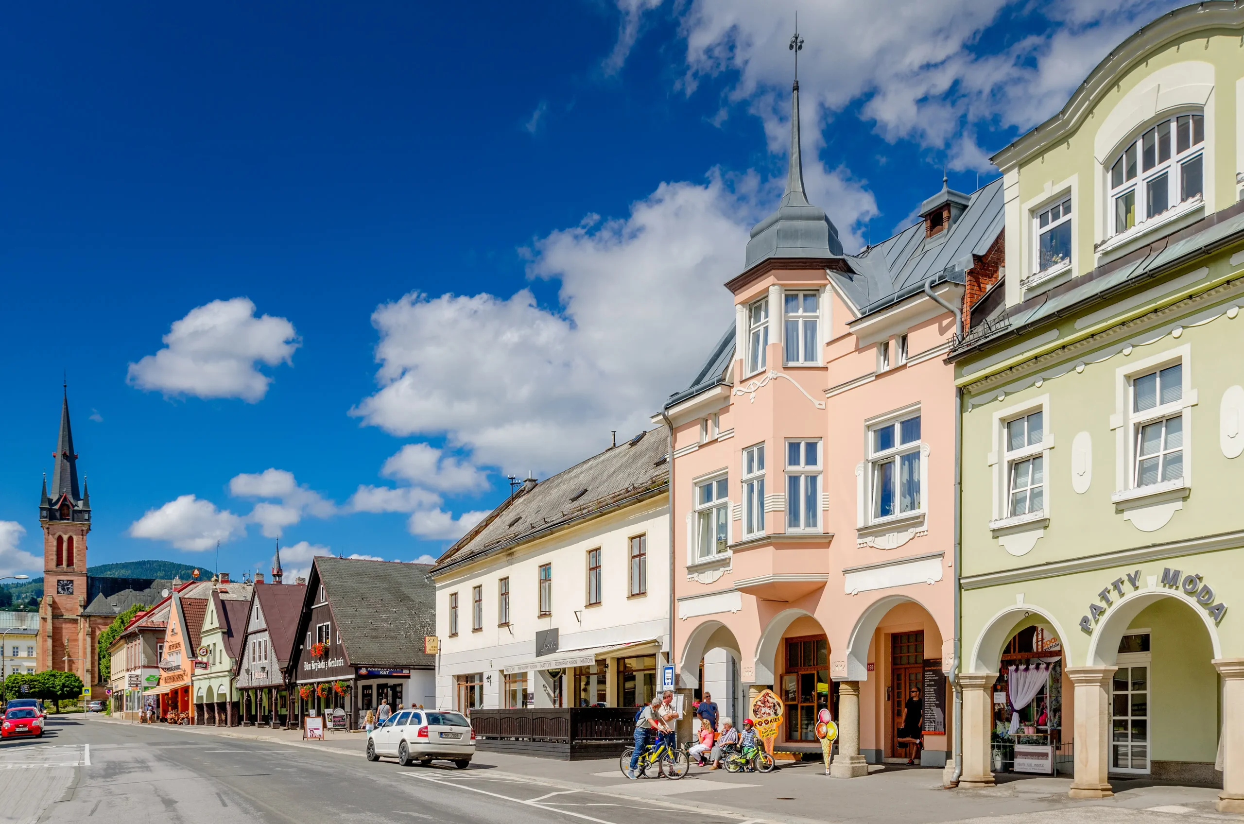 shutterstock_1043868490 | TVGURU.cz Vrchlabí