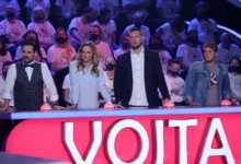 muži a ženy za pultem s nápisem Vojta