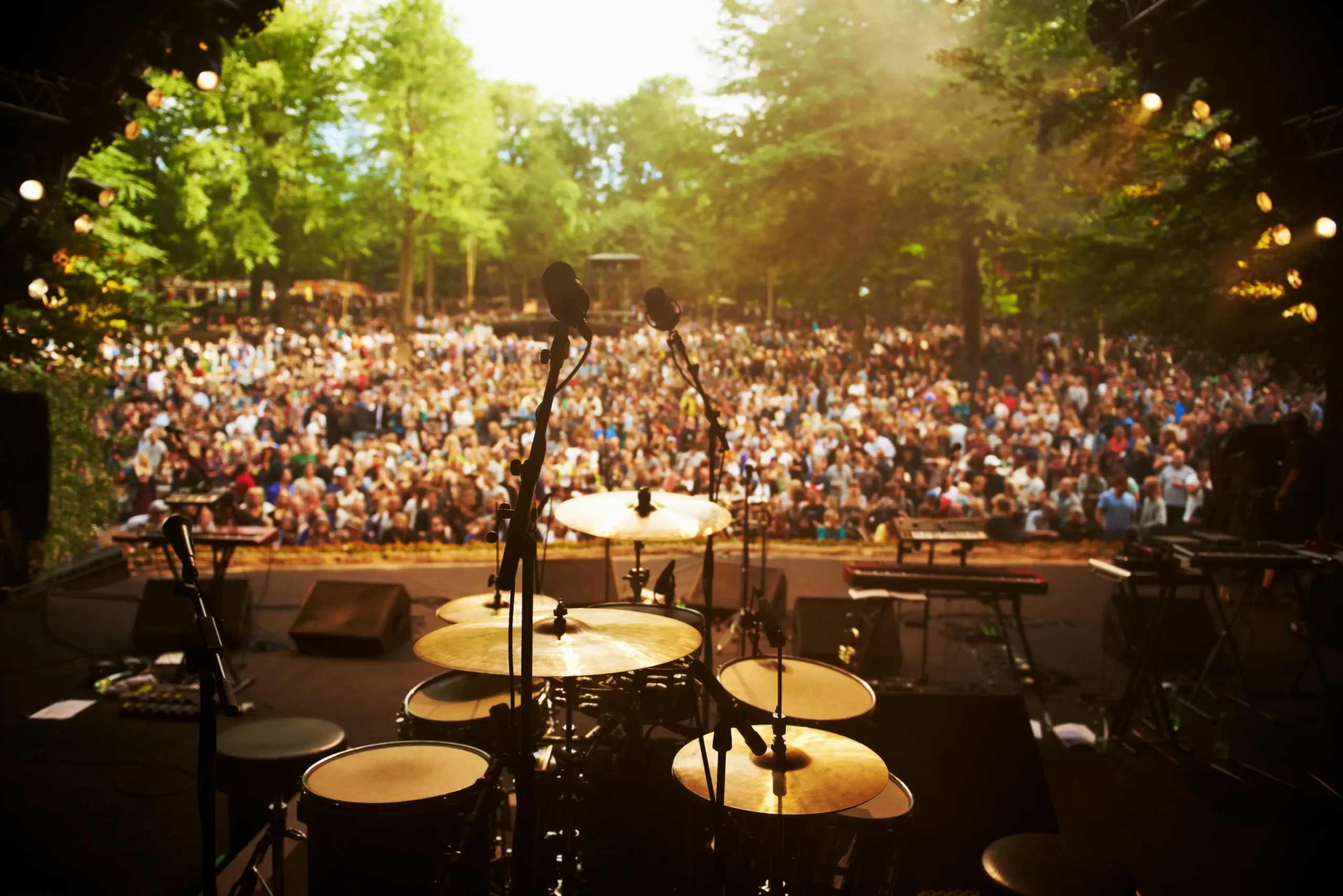 Pódium pro koncert venku