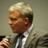 Herec Anthony Michael Hall na tiskové konferenci