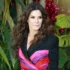 Sandra Bullock pózuje na fotku.