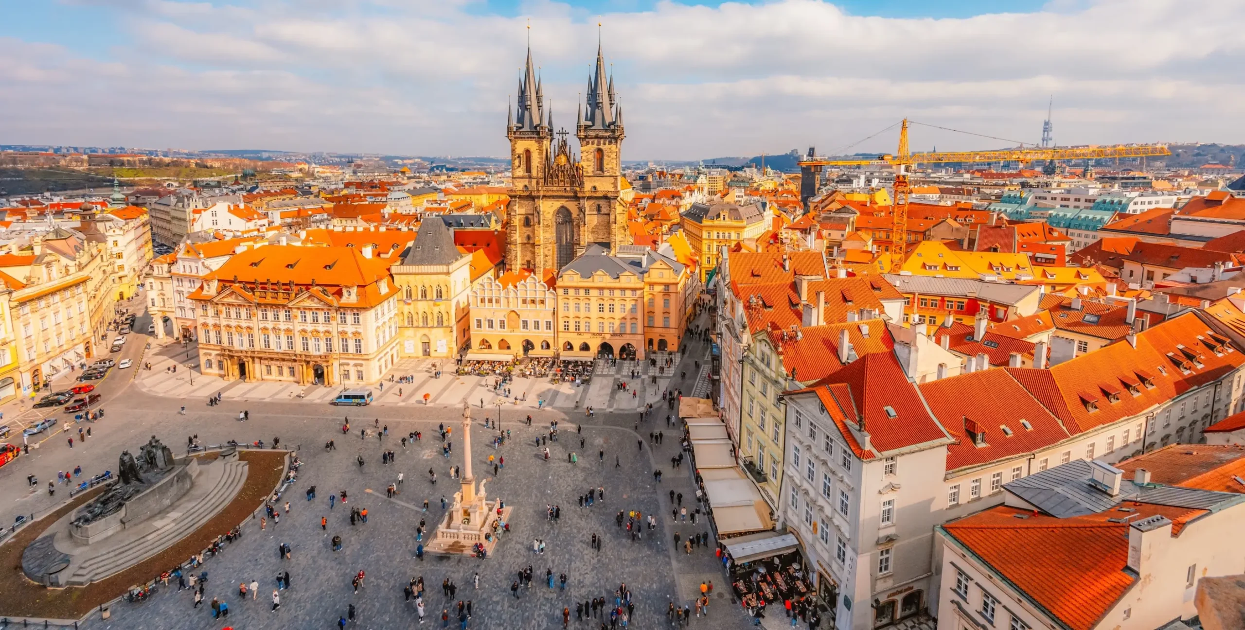 shutterstock_2502084187-2 | TVGURU.cz Staroměstské náměstí v Praze