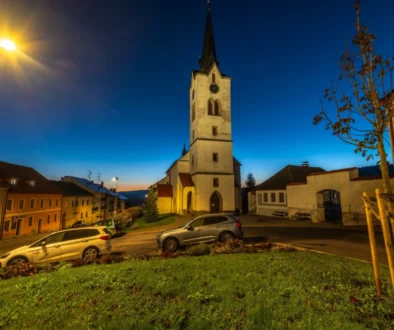 Česká ulice během noci