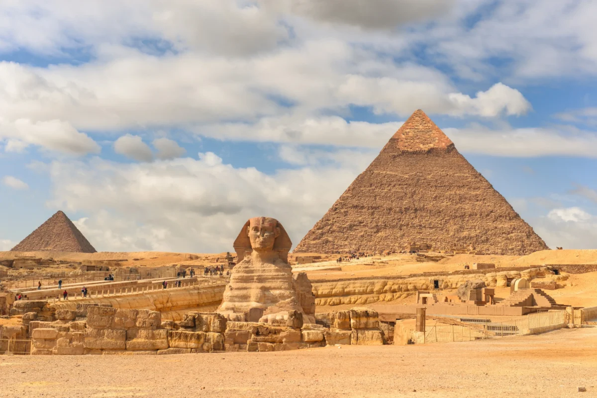 shutterstock_2752057343 1 | TVGURU.cz Egypt pyramida a sfinga