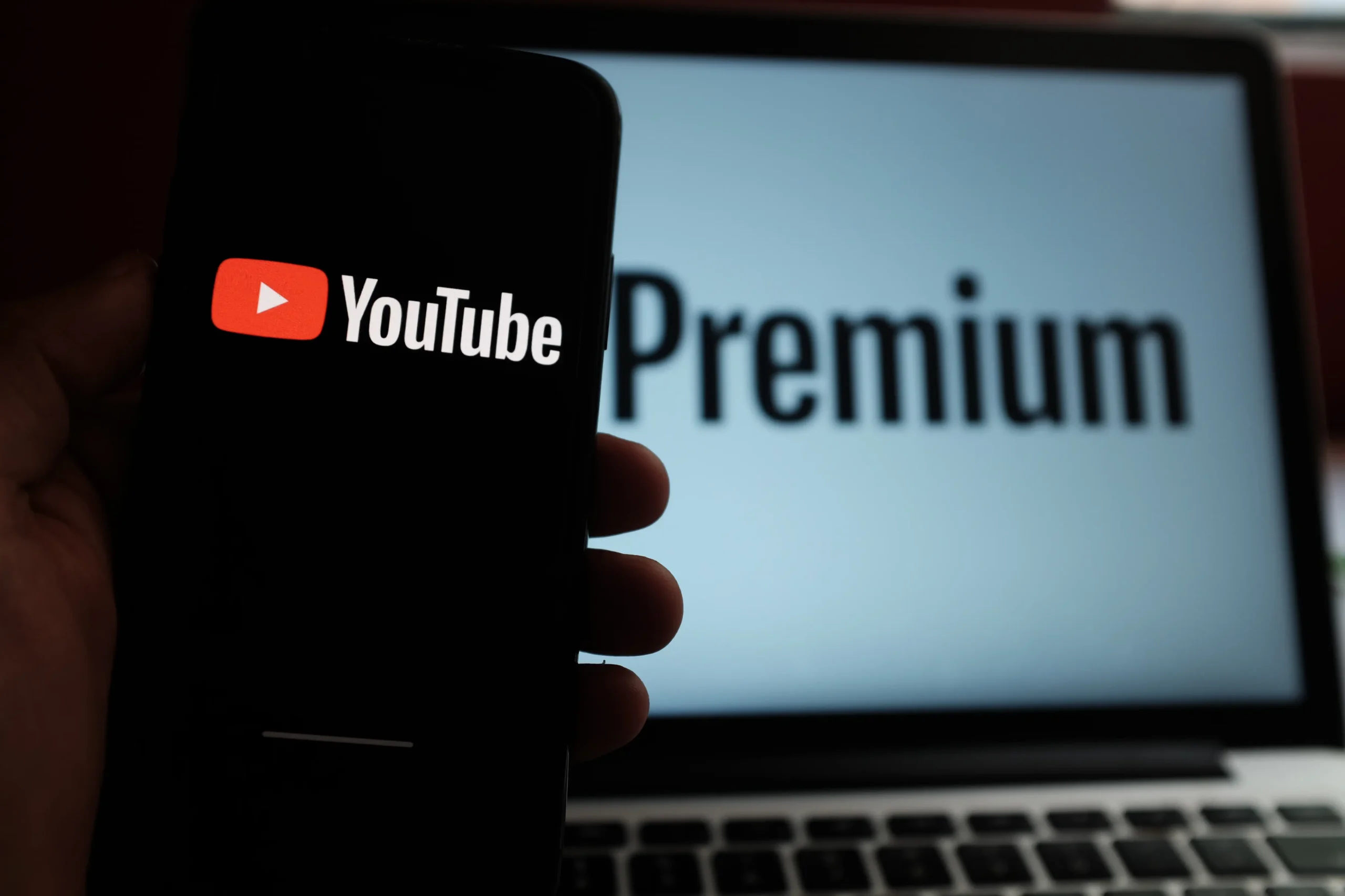 shutterstock_1561123850 | TVGURU.cz YouTube Premium
