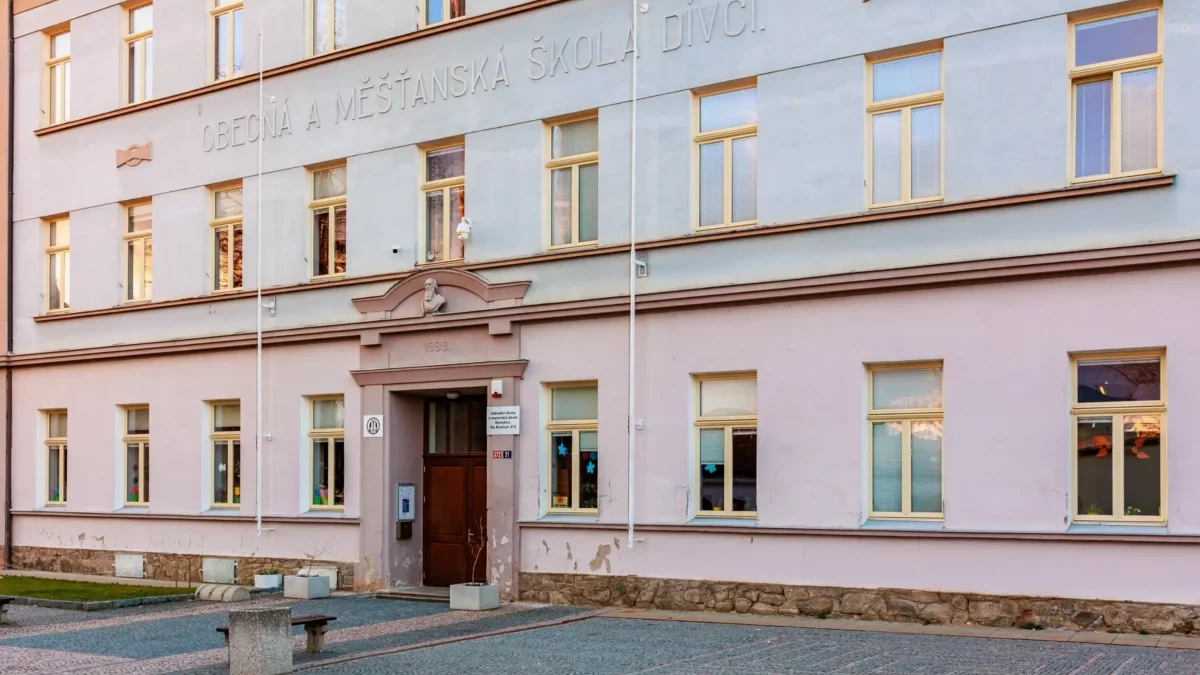 budova městské obecné školy