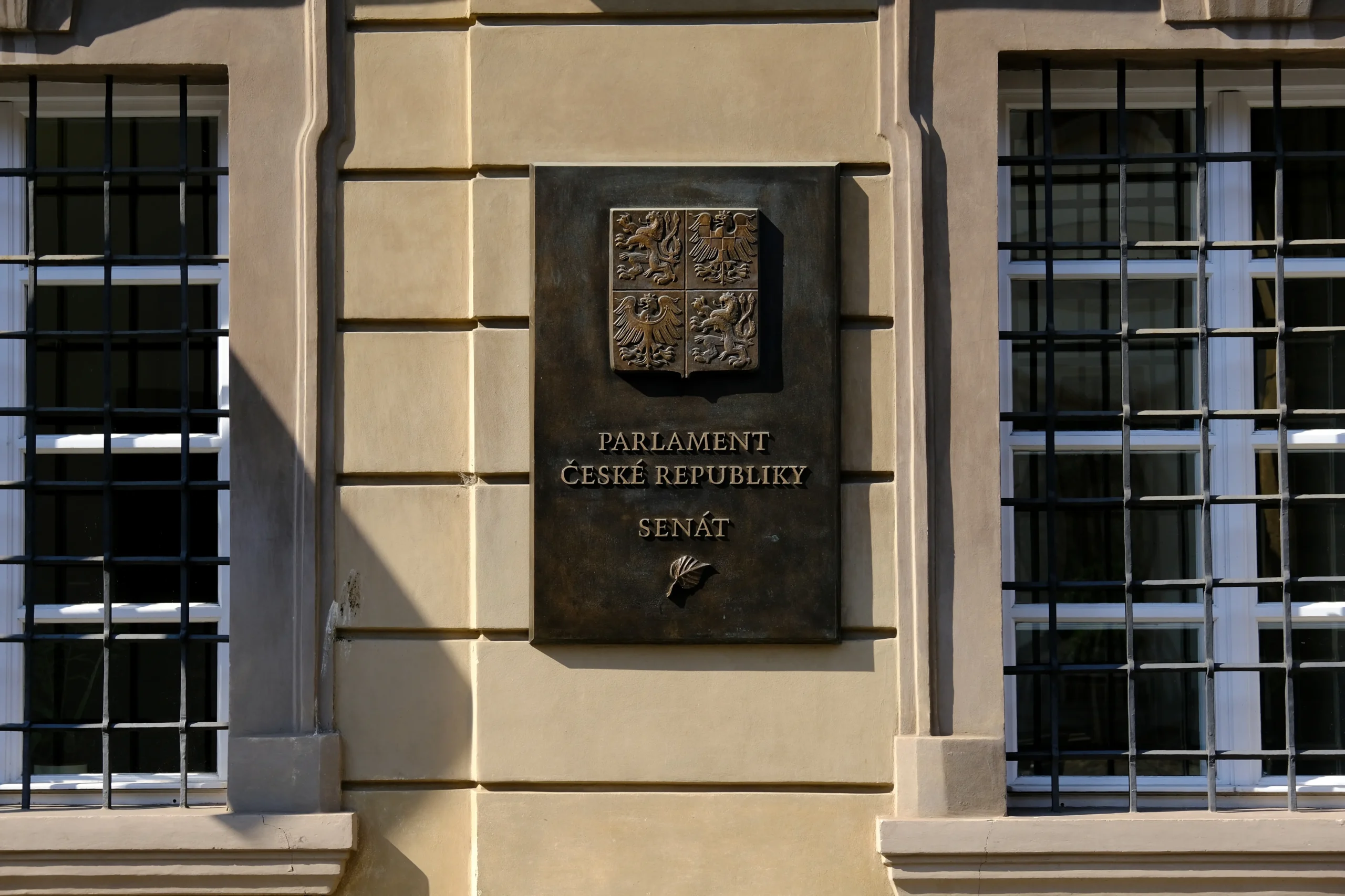 shutterstock_2300659663 | TVGURU.cz Parlament České republiky