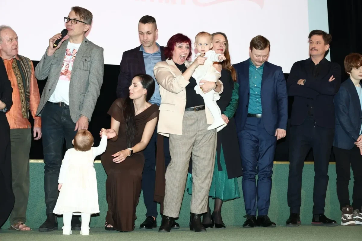 herci filmu přání k narozeninám: křtiny
