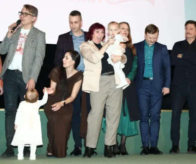herci filmu přání k narozeninám: křtiny