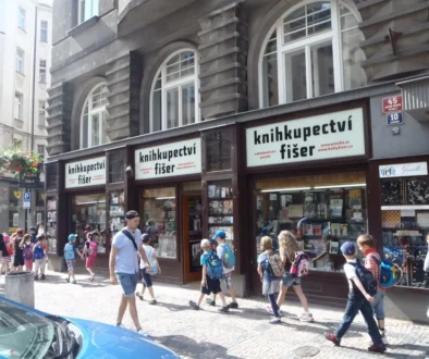 obchod s nápisem Fišer