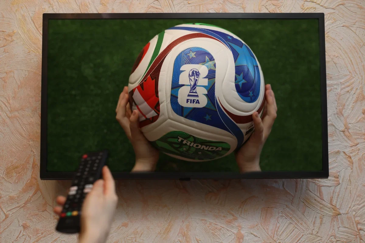 Fotbalový míč z mistrovství světa v televizi
