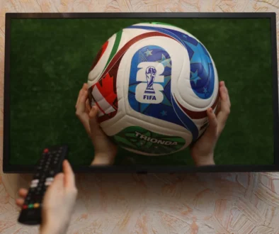 Fotbalový míč z mistrovství světa v televizi