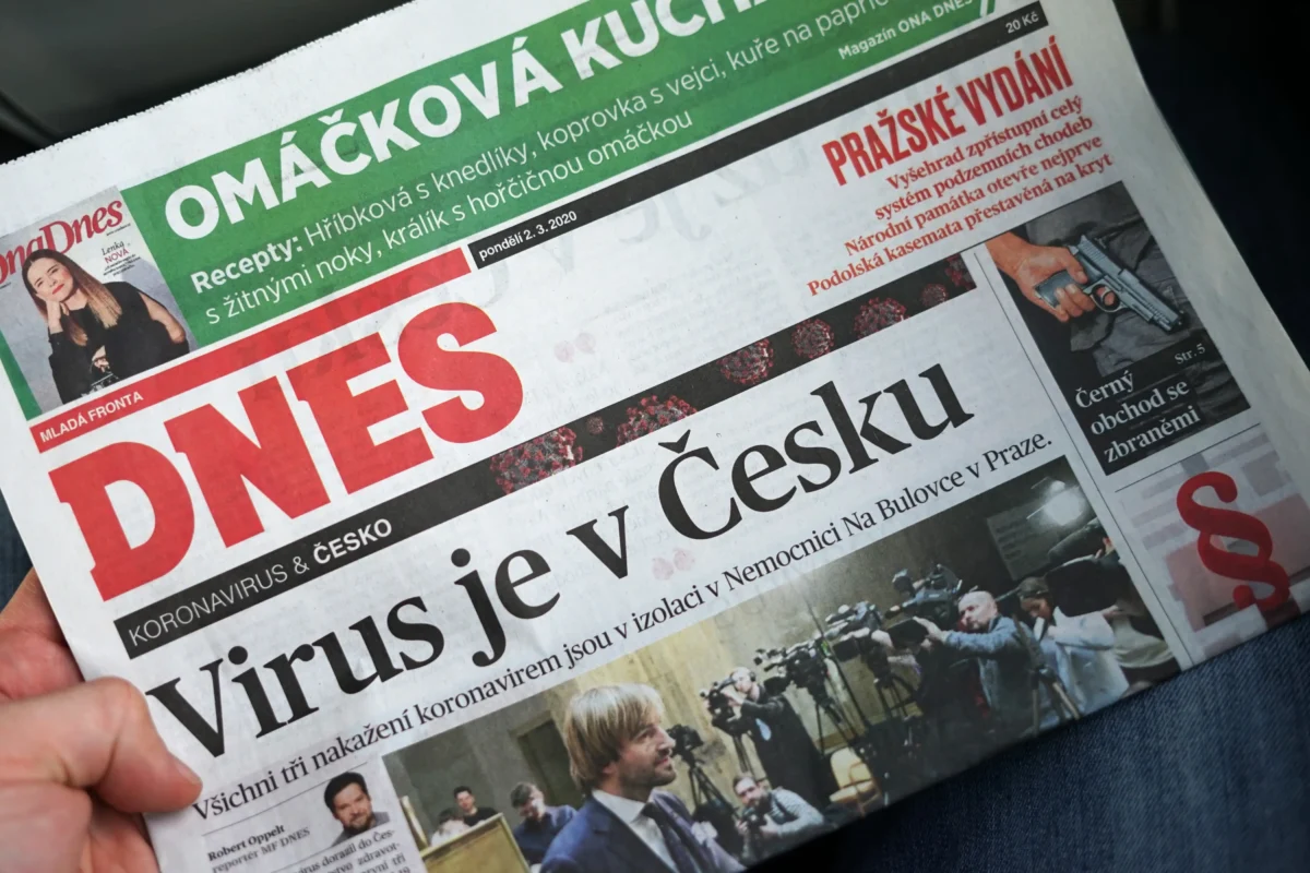Noviny s českým titulkem