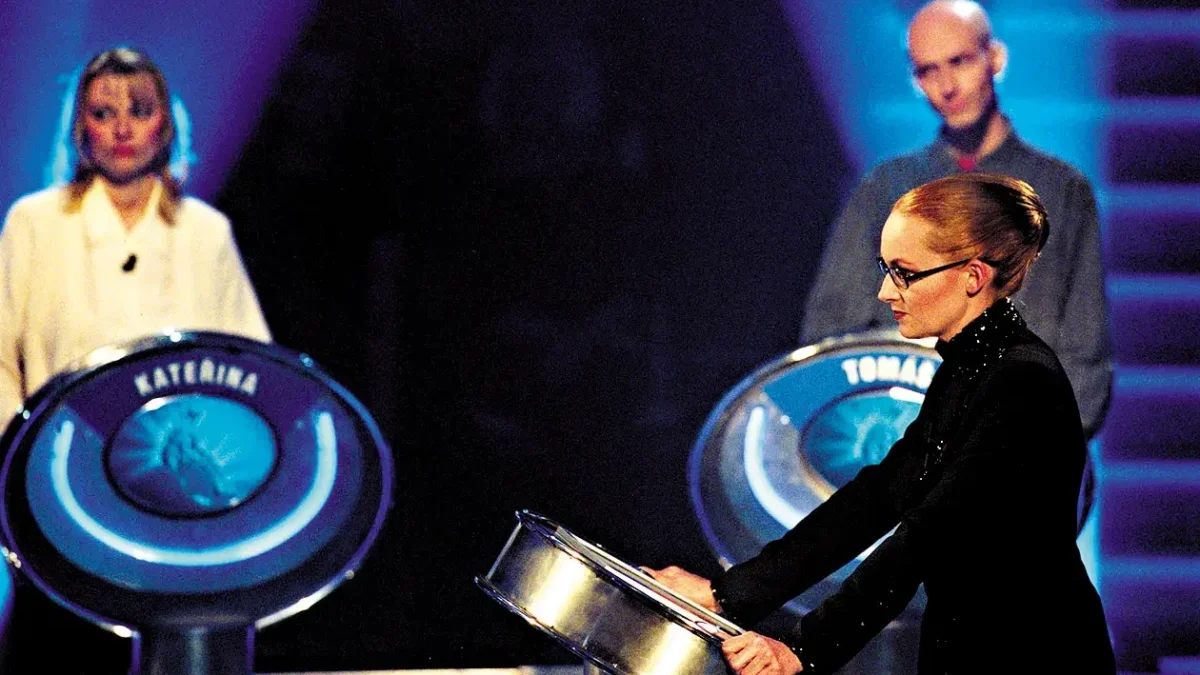 Zuzana Slavíková moderuje televizní soutěž.