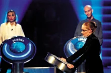 Zuzana Slavíková moderuje televizní soutěž.