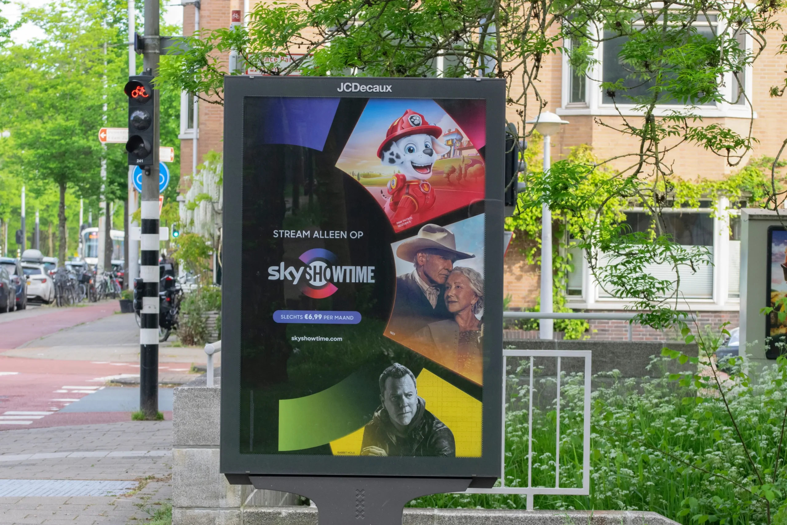 Pouliční reklama na SkyShowtime