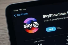 Aplikace SkyShowtime na mobilním telefonu