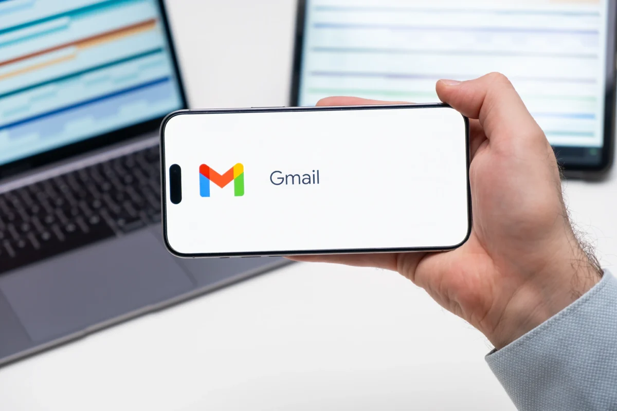 Gmail přišel se změnou, která se dotkne několika uživatelů, zdroj: Shutterstock | TVGURU.cz Uživatel Gmailu