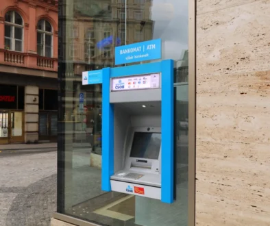 modrý bankomat
