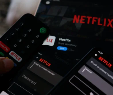 Ovladač a televize s Netflixem