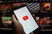 YouTube aplikace na telefonu