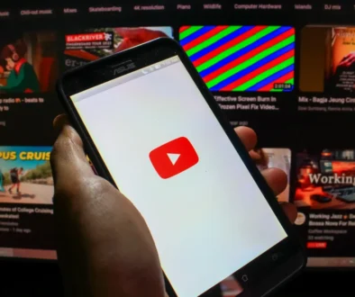 YouTube aplikace na telefonu