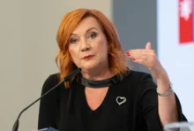 Alena Schillerová na zasedání vlády