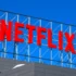 Nápis Netflix na budově