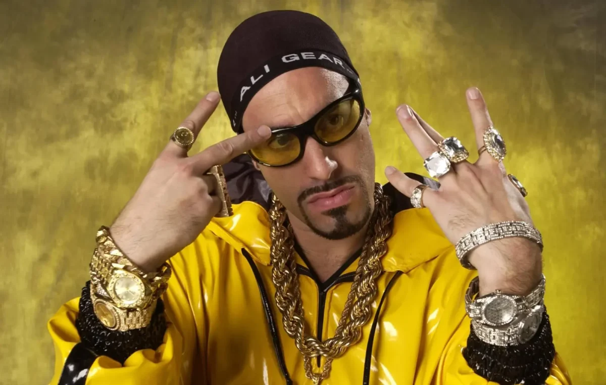picturehouse-cinemas-confirms-sacha-baron-cohens-ali-g-who-v0-Ad8JG7WWyFCUtRTWfFqL-ePBm2wn3Zi1xM6Jslkt8gM | TVGURU.cz Ali G