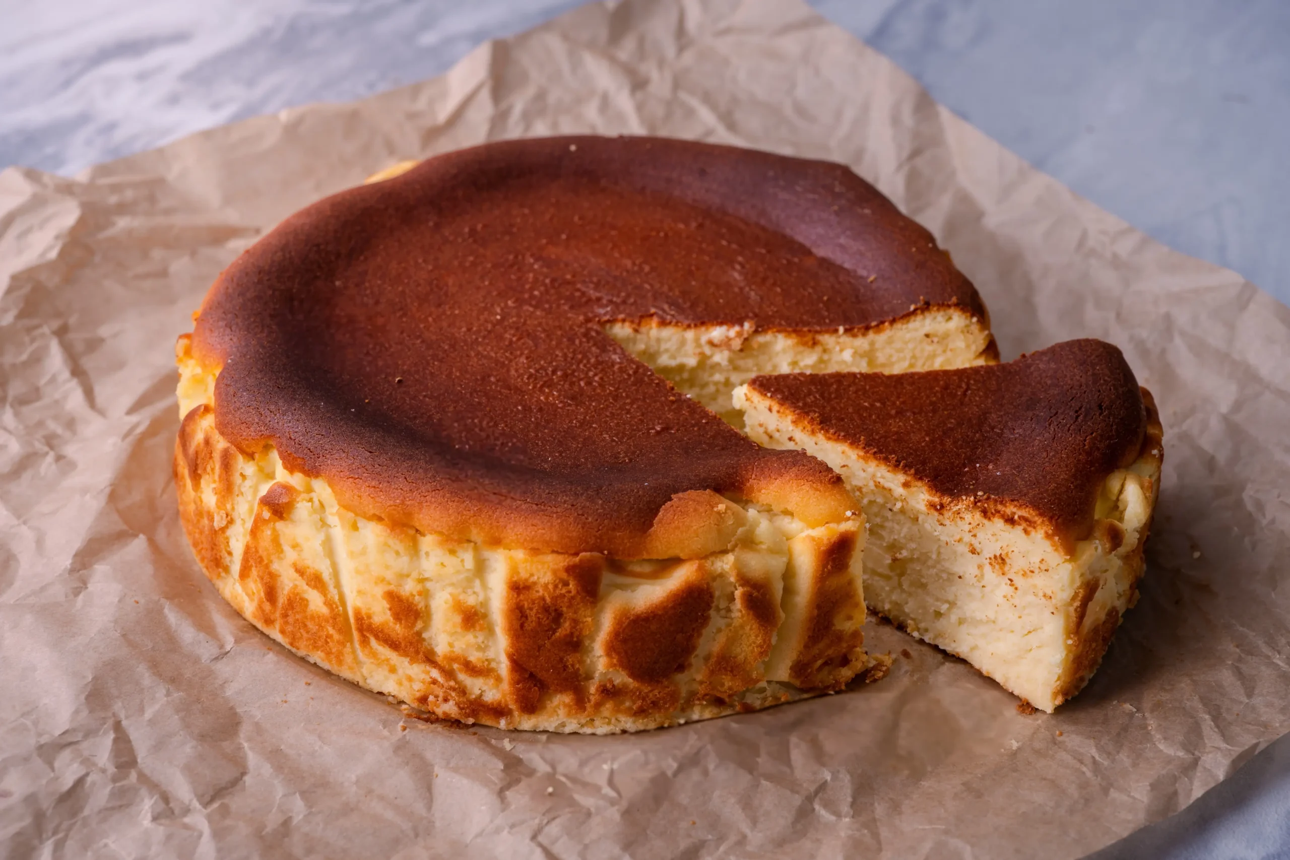 shutterstock_2668425207-2 | TVGURU.cz Upečený cheesecake