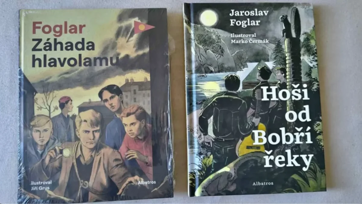 Two vintage Czech adventure paperbacks laid on a surface; left cover shows a group of boys under a cloudy sky with the title Foglar Záhada hlavolamu, right cover titled Hoši od Bobří řeky with a moonlit jungle scene.