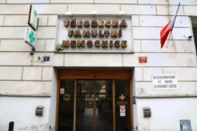 budova nemocnice s porodnicí