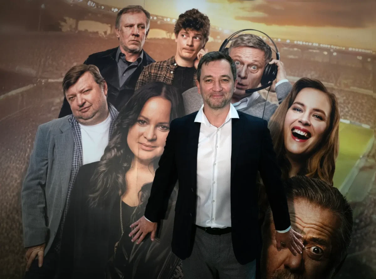 profimedia-1021860512 | TVGURU.cz Ondřej Sokol stojí v kině.