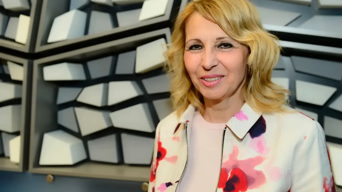 Stanislava Lekešová se usmívá.