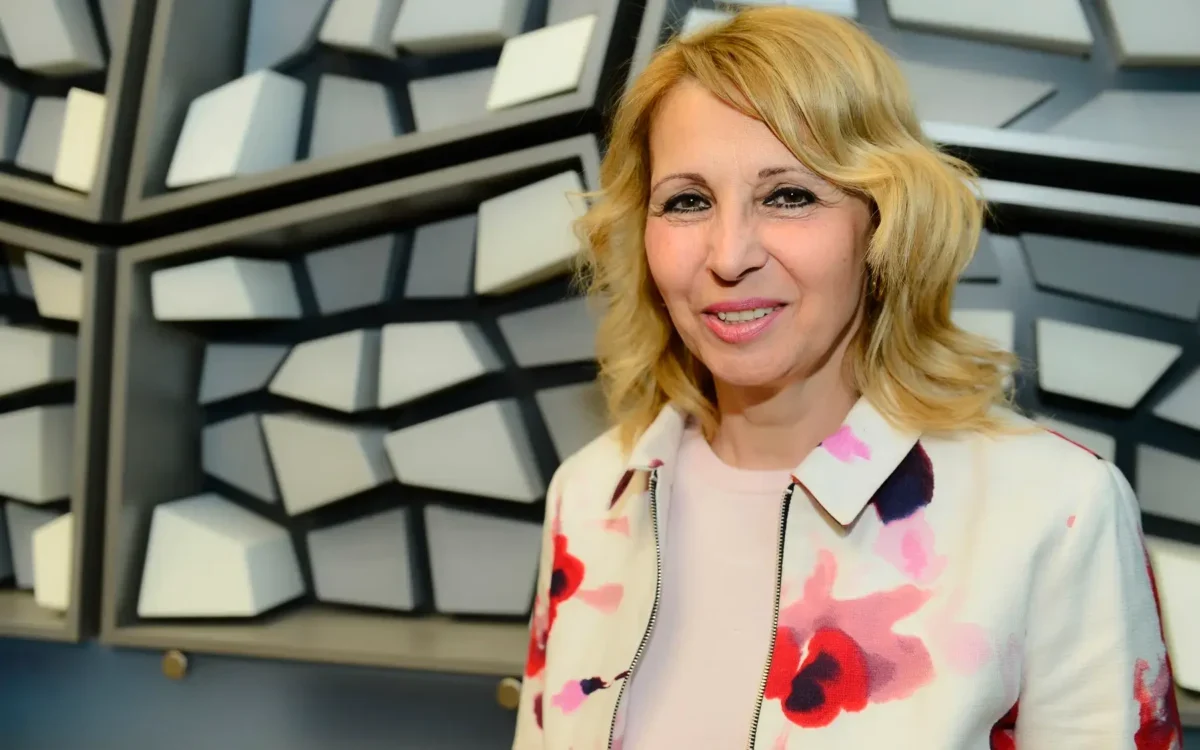 Stanislava Lekešová se usmívá.